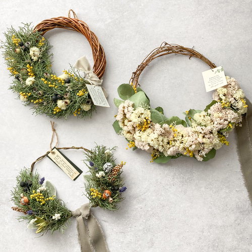 2色のスターチスの春色ハーフリース＊ミモザ ドライフラワー