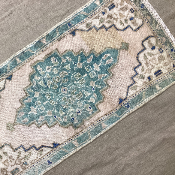手織りトルコ絨毯 92x47cm ヴィンテージラグ 2枚目の画像