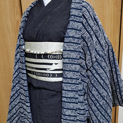 洗える羽織#ジャガード織り#濃紺✕白#草花模様#日本製生地#長羽織#一点もの 1枚目の画像