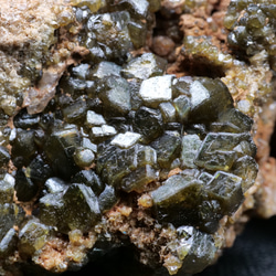 希少【鉱物 標本  灰礬柘榴石 結晶 原石】オーストラリア グロッシュラーガーネット レインボーガーネット 14枚目の画像