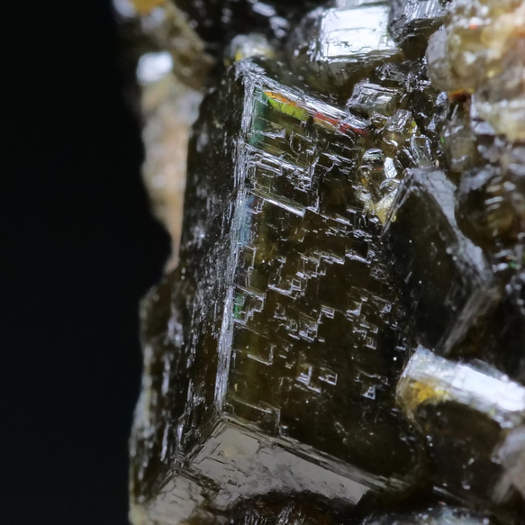 希少【鉱物 標本  灰礬柘榴石 結晶 原石】オーストラリア グロッシュラーガーネット レインボーガーネット 5枚目の画像