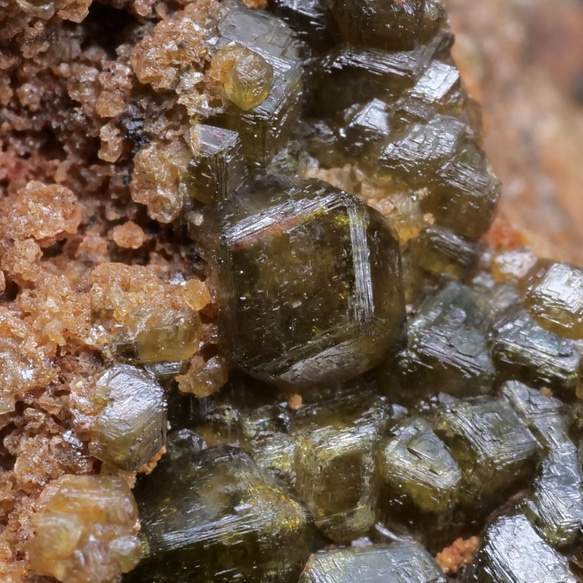 希少【鉱物 標本  灰礬柘榴石 結晶 原石】オーストラリア グロッシュラーガーネット レインボーガーネット 12枚目の画像