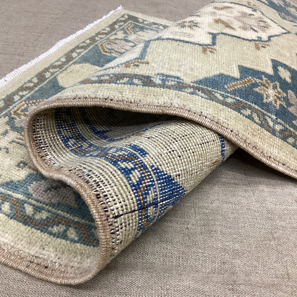 手織りトルコ絨毯 97x57cm ヴィンテージラグ 9枚目の画像