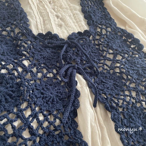 花のモチーフ編みビスチェ 2つリボン cotton ネイビー ベスト monyu