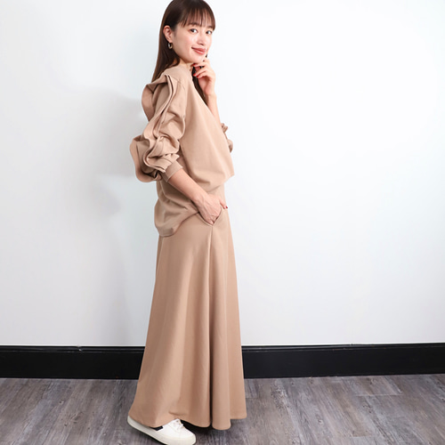 カジュアルでも綺麗めスウェット セットアップ フリル袖長袖トップス