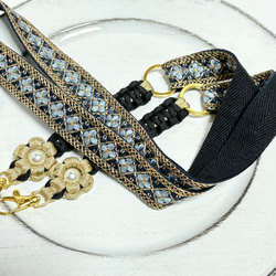 ♡新作♡パラコード✖︎インド刺繍リボンのスマホストラップ・ショルダーストラップ 3枚目の画像