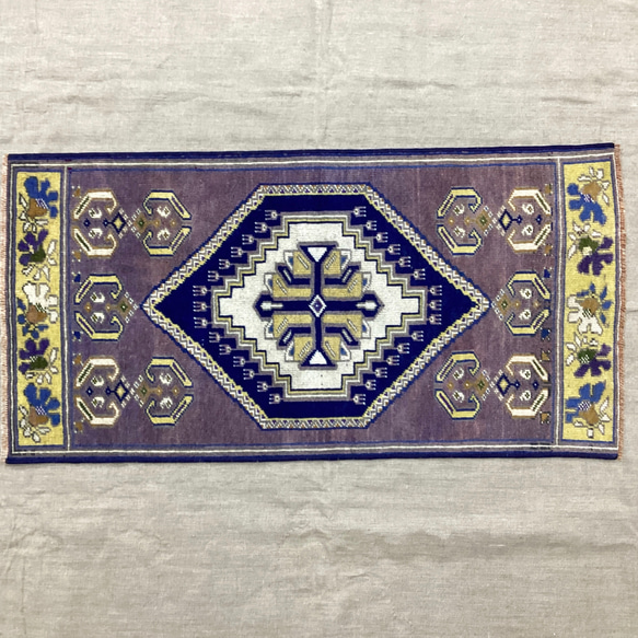 手織りトルコ絨毯 107x54cm ヴィンテージラグ 1枚目の画像