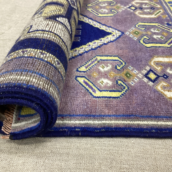 手織りトルコ絨毯 107x54cm ヴィンテージラグ 9枚目の画像