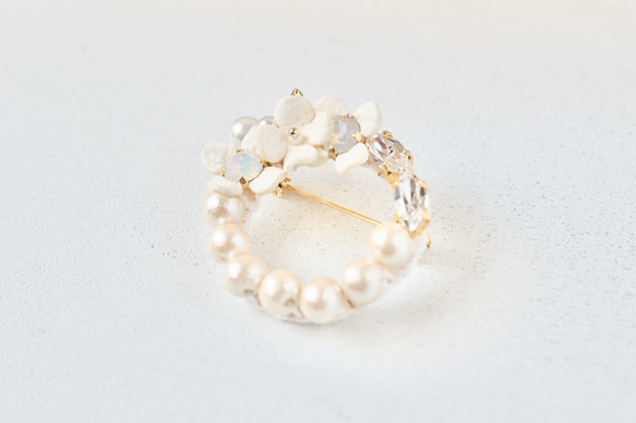 Leather Jewel ビジューブローチ　ホワイト 3枚目の画像