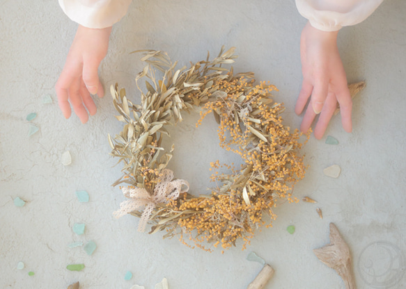 ハーフリース◇ミモザ◇ナチュラル◇母の日ギフト Creema限定！母の日ギフト】ミモザとオリーブのドライフラワーリース