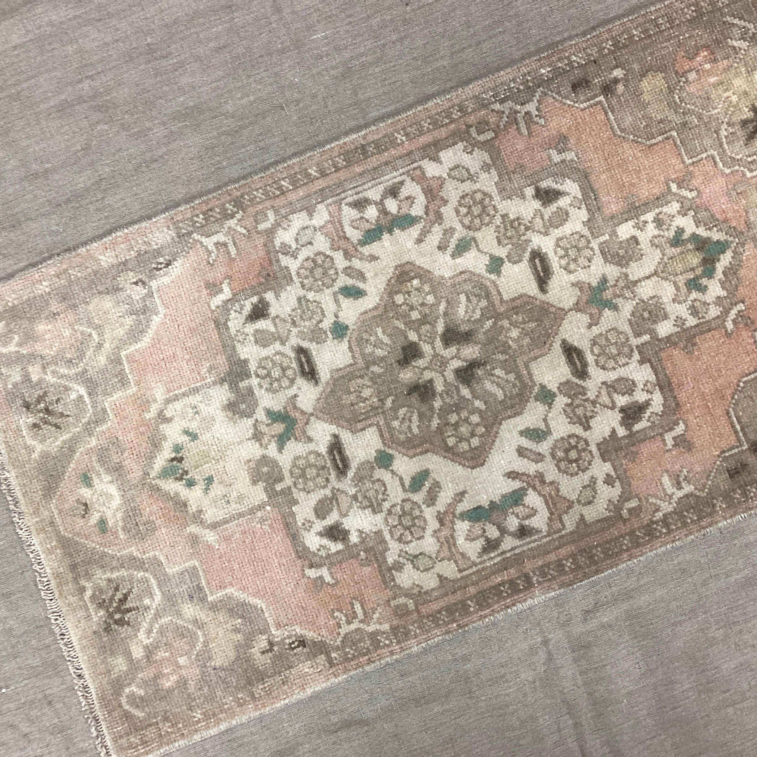 手織りトルコ絨毯 86x49cm ヴィンテージラグ 16,100円