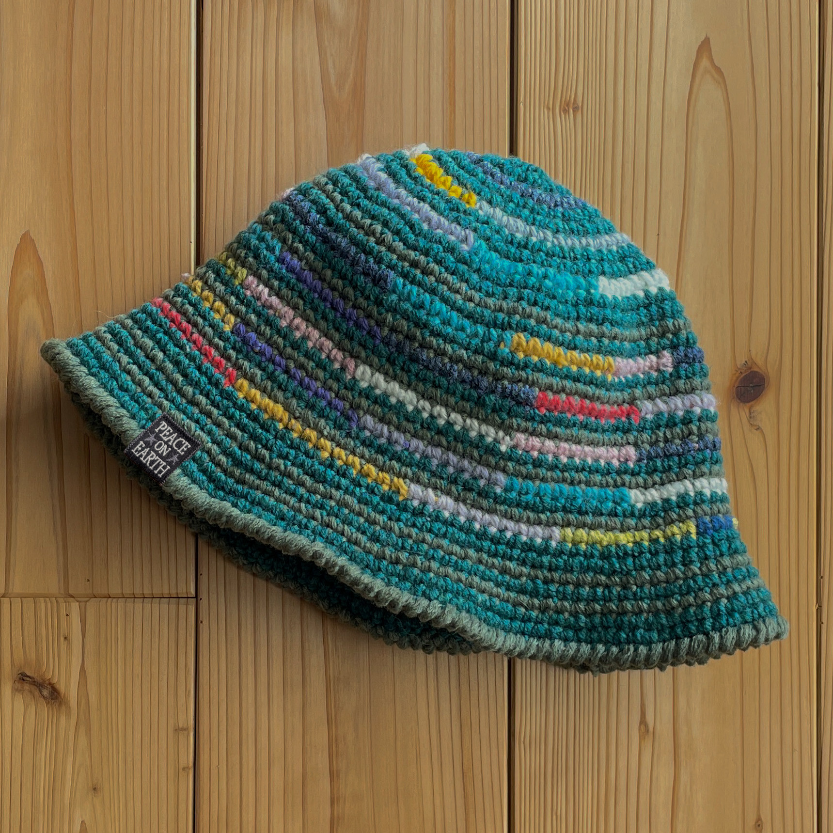 【秋冬あったか毛糸】かぎ針編みのおしゃれバケットハット　クラッシャーハット　クロッシェ　カラフル　柄物　帽子　No.15