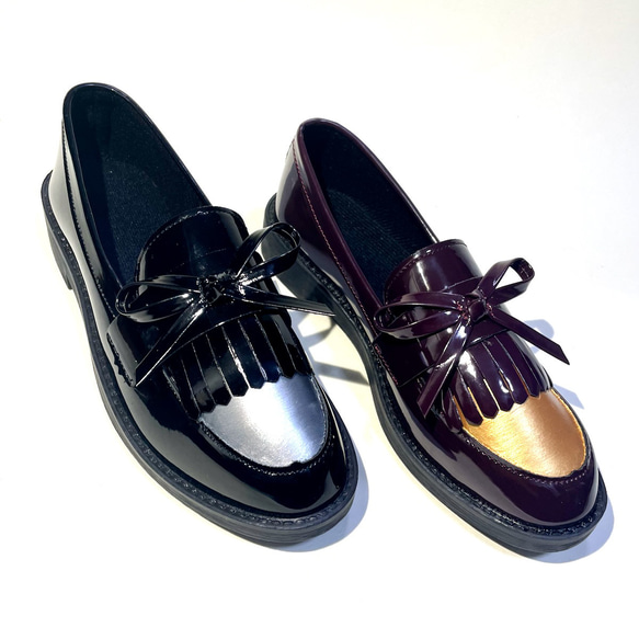 可愛精緻緞帶雙色絎縫樂福鞋（琺瑯黑/酒紅色 x 金色/銀色） 第1張的照片