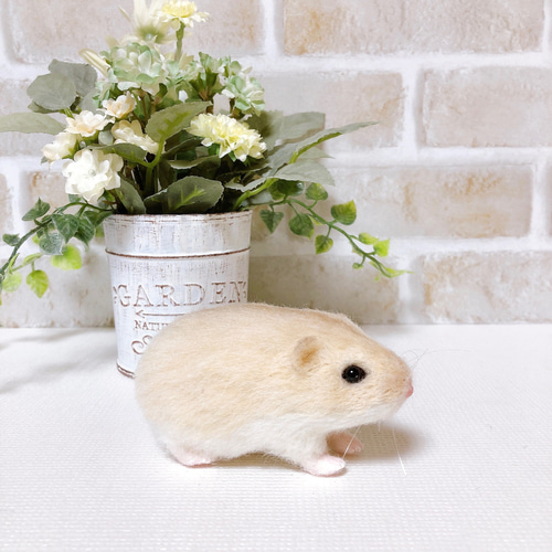 プディング *ジャンガリアンハムスター* (羊毛フェルト)伏せポーズ