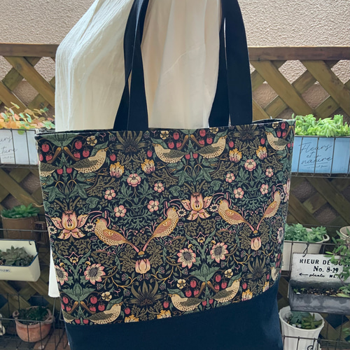 一点限定【ウィリアムモリス いちご泥棒】ポケット沢山 巾着バッグ サイズが選べる☺︎巾着ポーチ ウィリアムモリスV&A生地使用
