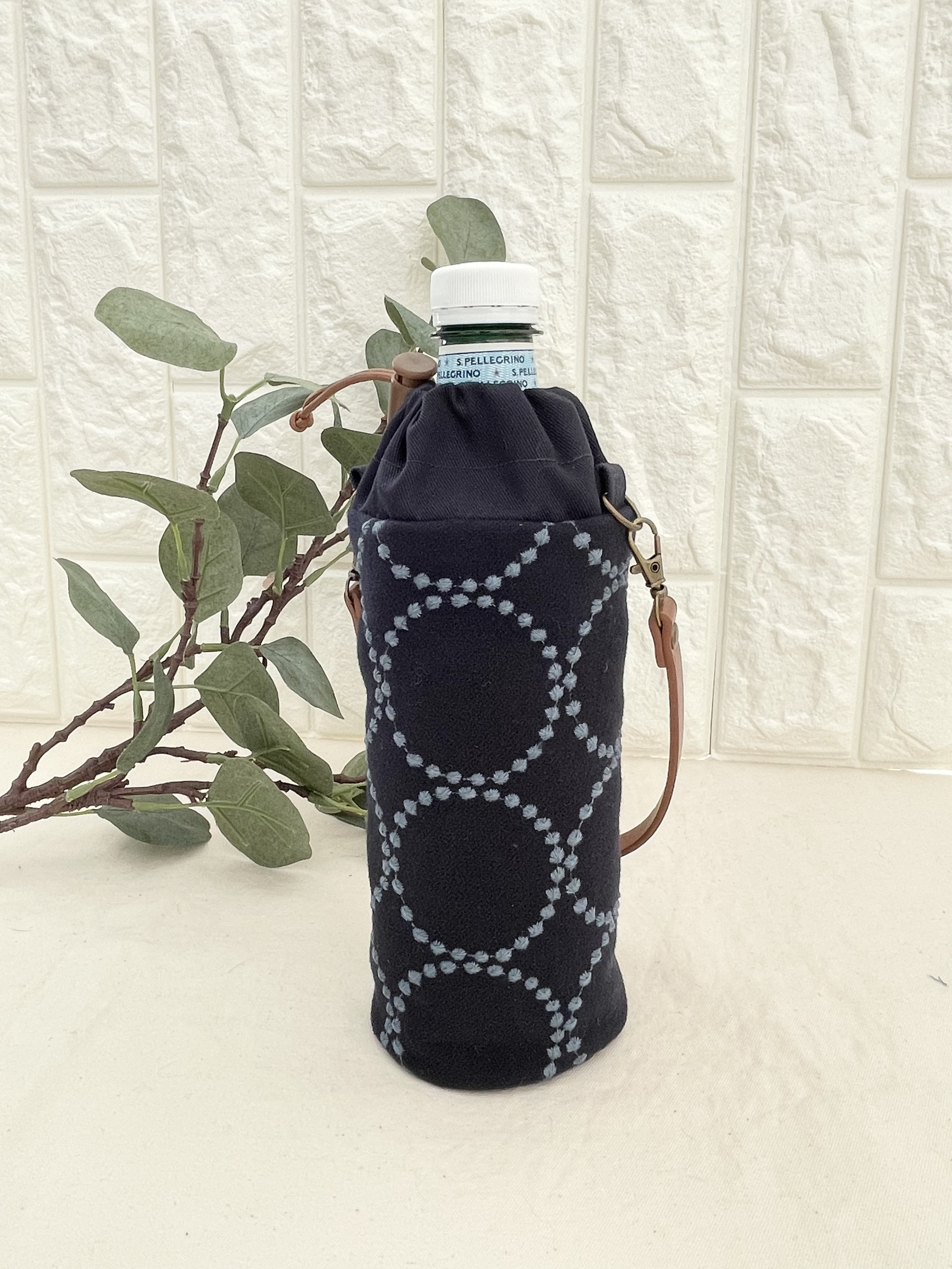 ミナペルホネン dopタンバリン　navyボトルホルダー        Ω