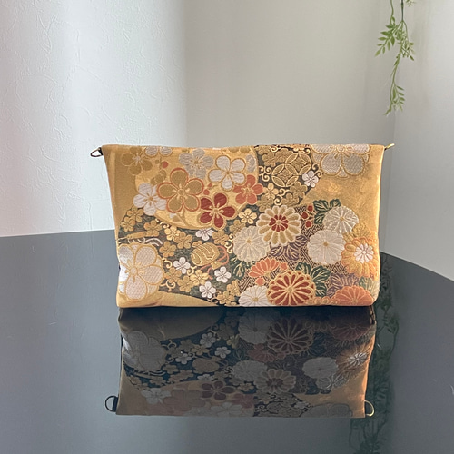 男前な歌舞伎柄の帯　リメイク　胡桃皮ハンドルバッグ　通しマチタイプ オクタゴン エンブロイダリー 刺繍がもたらす慎ましやかな光沢