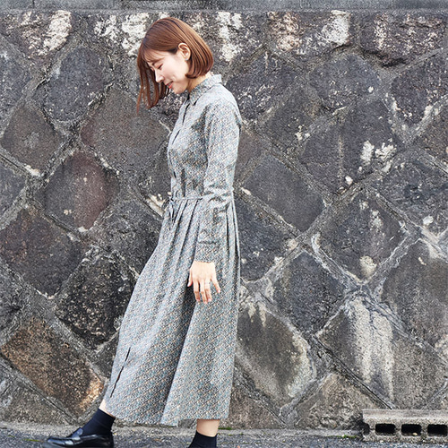 送料無料】リバティプリント《シャツ衿タックワンピース》ダフォディル