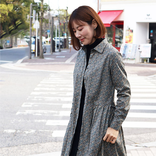 Gauze# リバティ タナローン 花柄 タックシャツワンピース ピンク系 ワイシャツ プリント 花柄 草木、ボタニカル ピンク LOUIS