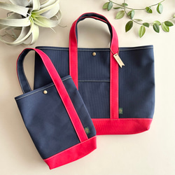 "入園入学2点セット" レッスンバッグ 上履き入れ　名入れチャーム付〈 navy × red〉《受注製作》 5枚目の画像