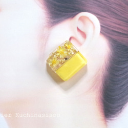 樹脂藝術雙色花朵耳環&lt;黃色&gt; 第7張的照片