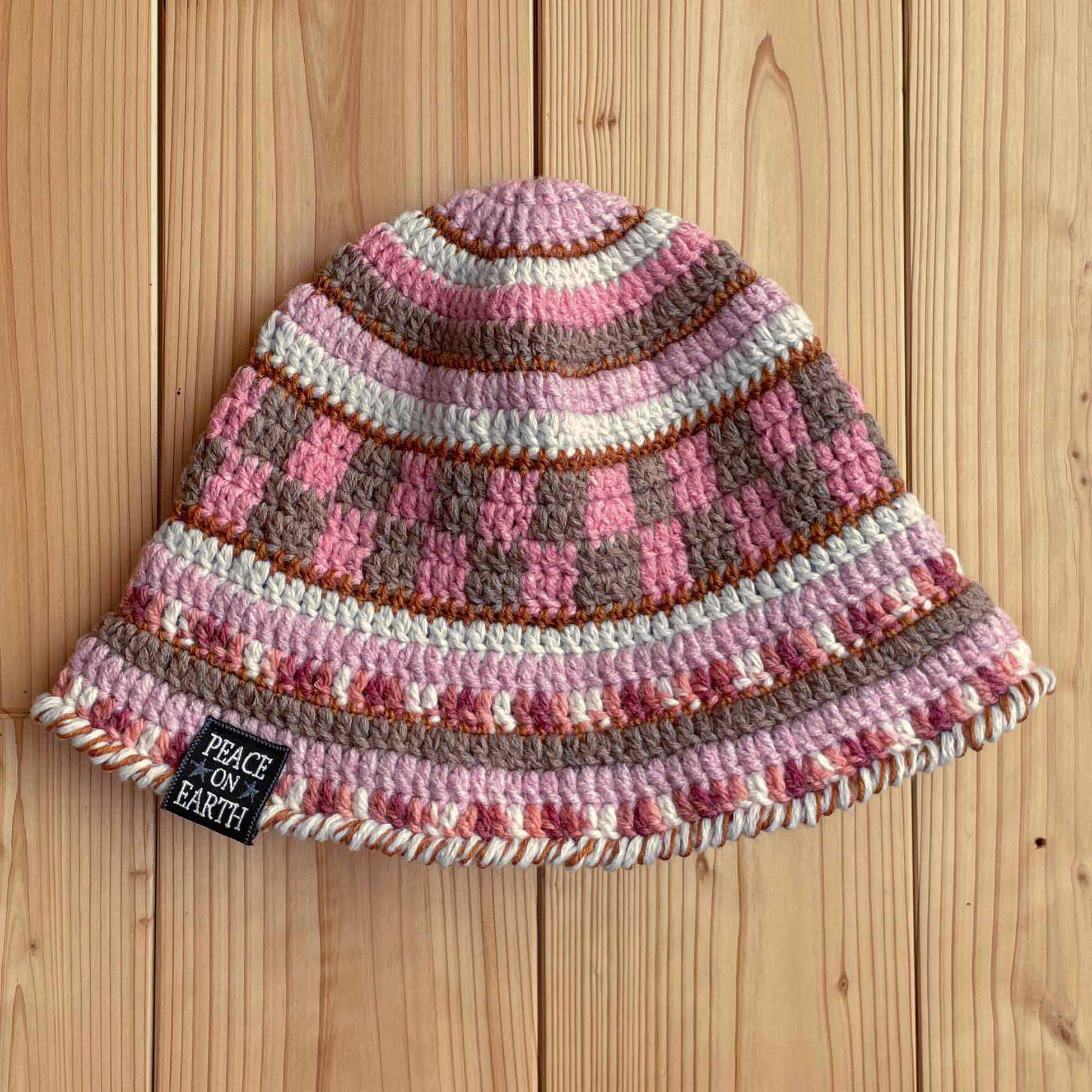 【美品】Y.A.R.N バケットハット 茶色 ピンク 秋冬あったか毛糸】かぎ針編みのおしゃれバケットハット クラッシャー