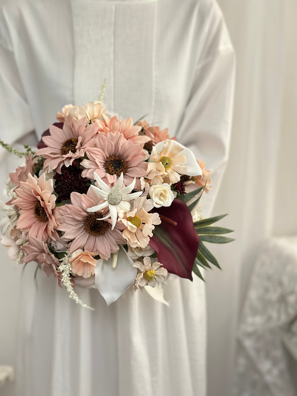 ピンクのサンフラワーブーケ　ひまわりのブーケ　造花ブーケ　ウェディングブーケ 