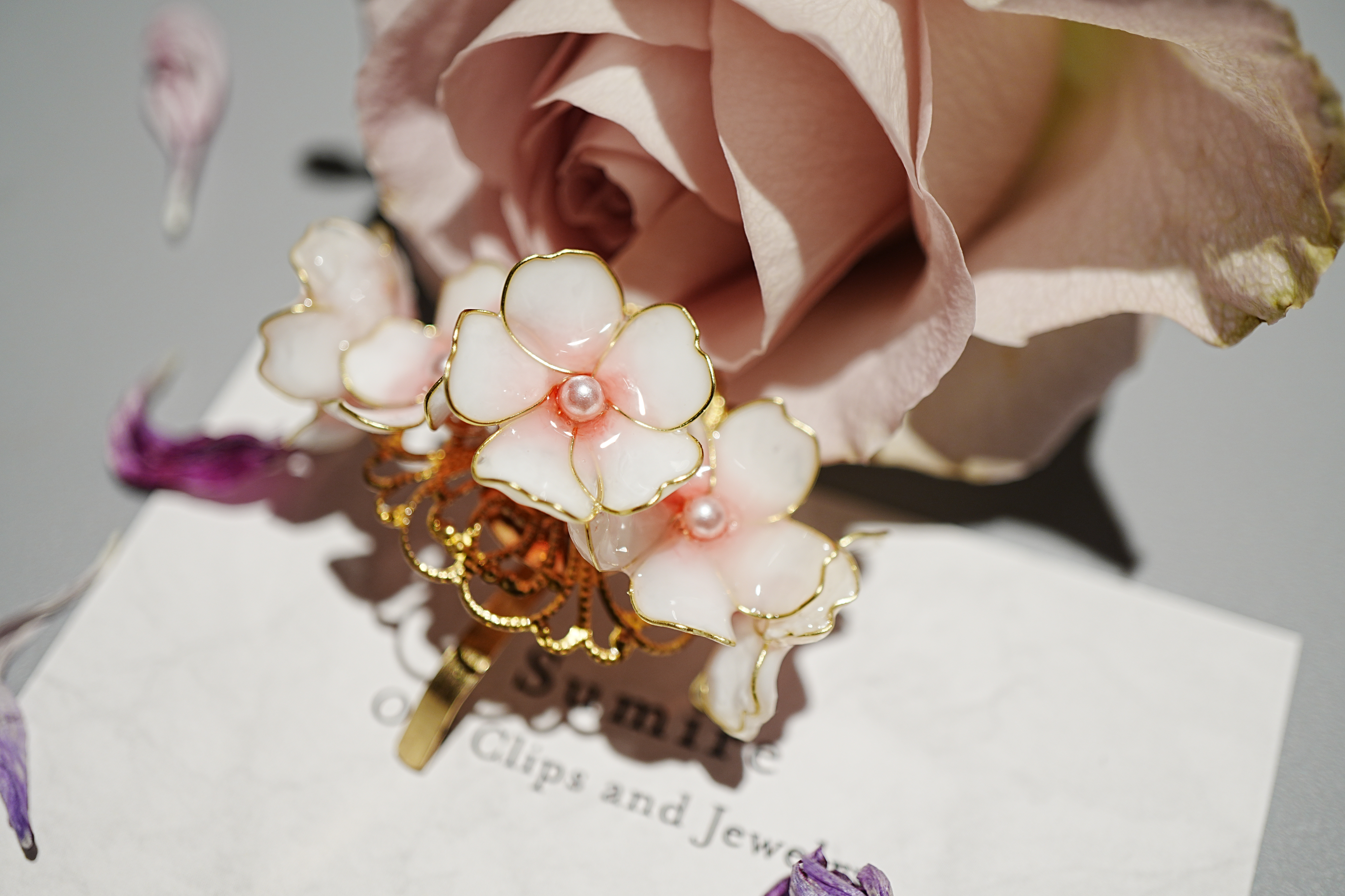 桜のポニーフック　ヘアカフス　　パール 7,810円