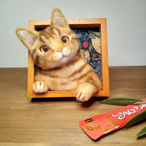 羊毛フェルト ハチワレ猫BOXフレーム 白黒ハチワレのフレーム猫 羊毛フェルト 猫 リアル ぬいぐるみ