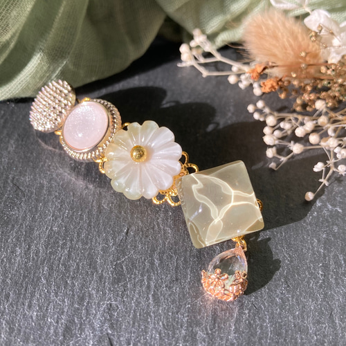ボタン バレッタ ヘアアクセサリー ハンドメイド レジン 花