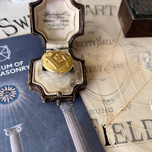 英国で出会った♪ アンティーク フリーメイソンのボタン ゴールド
