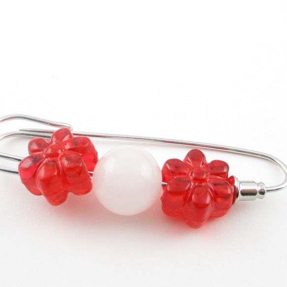 ローズクォーツラッテがちょうど良い季節だから、蕾も元気になりまうように♪<カブトピンブローチ>SB1003 3枚目の画像