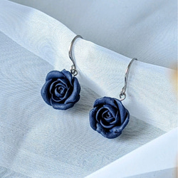 クレイ ピアス／イヤリング：Rose Blue 〜 紺碧の薔薇 〜 13枚目の画像