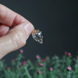 いちごの花摘み耳飾り 5枚目の画像