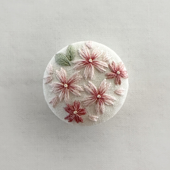 〈刺繍キット〉桜の刺繍ブローチ -丸 - 7枚目の画像