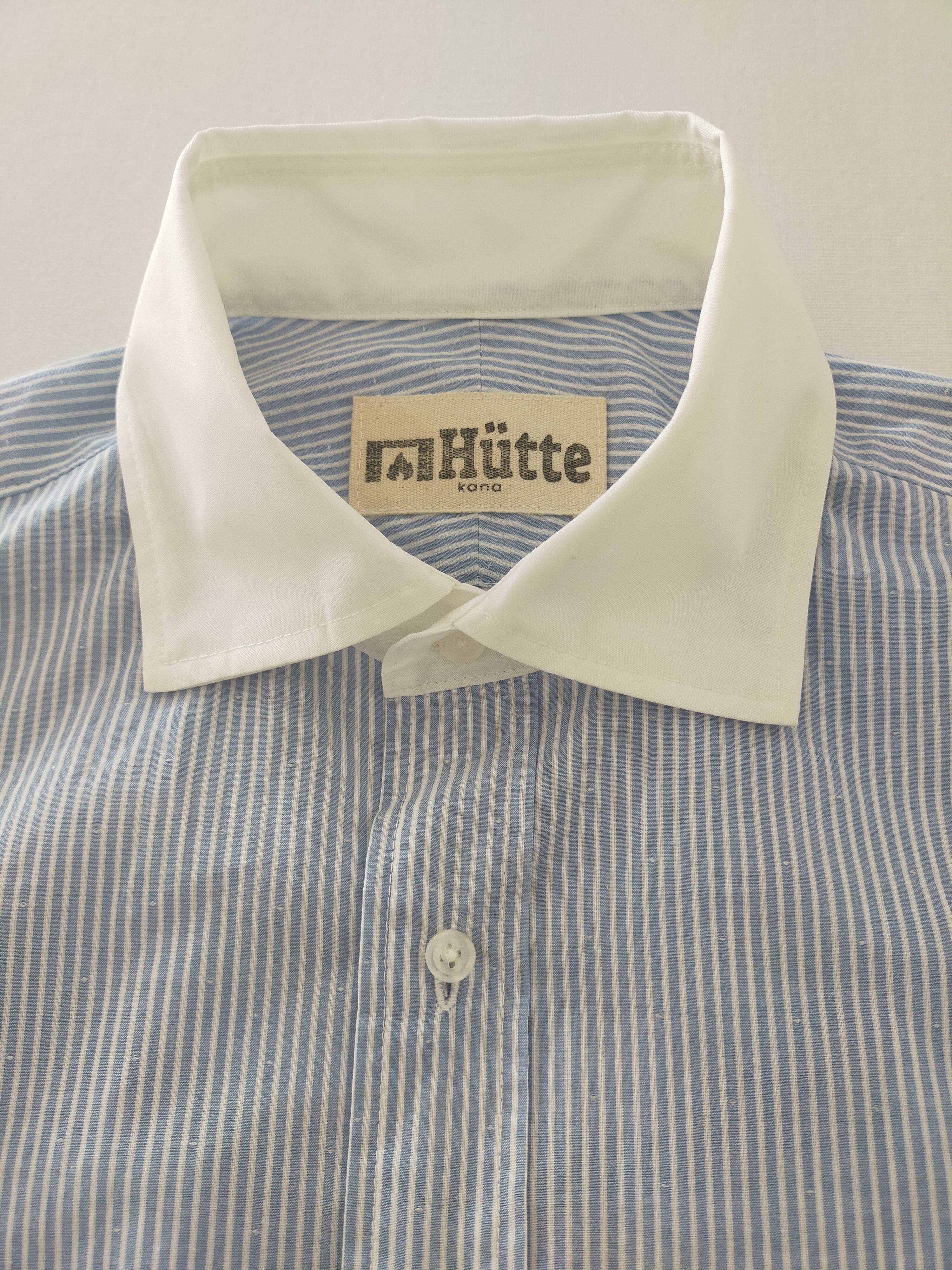 Hutte 薄手のさわやか、清潔感のあるメンズシャツ　ストライプ　サイズM～L