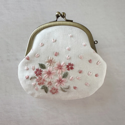 〈刺繍キット〉桜の刺繍がまぐち 6枚目の画像