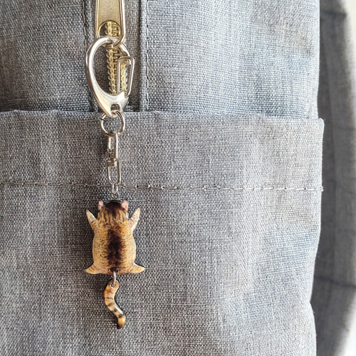 専用　ハンドメイド　刺繍　キジトラ猫　ストラップ　ミニバッグキーホルダー付　ネコ 専用 ハンドメイド 刺繍 キジトラ猫 ストラップ ミニバッグ