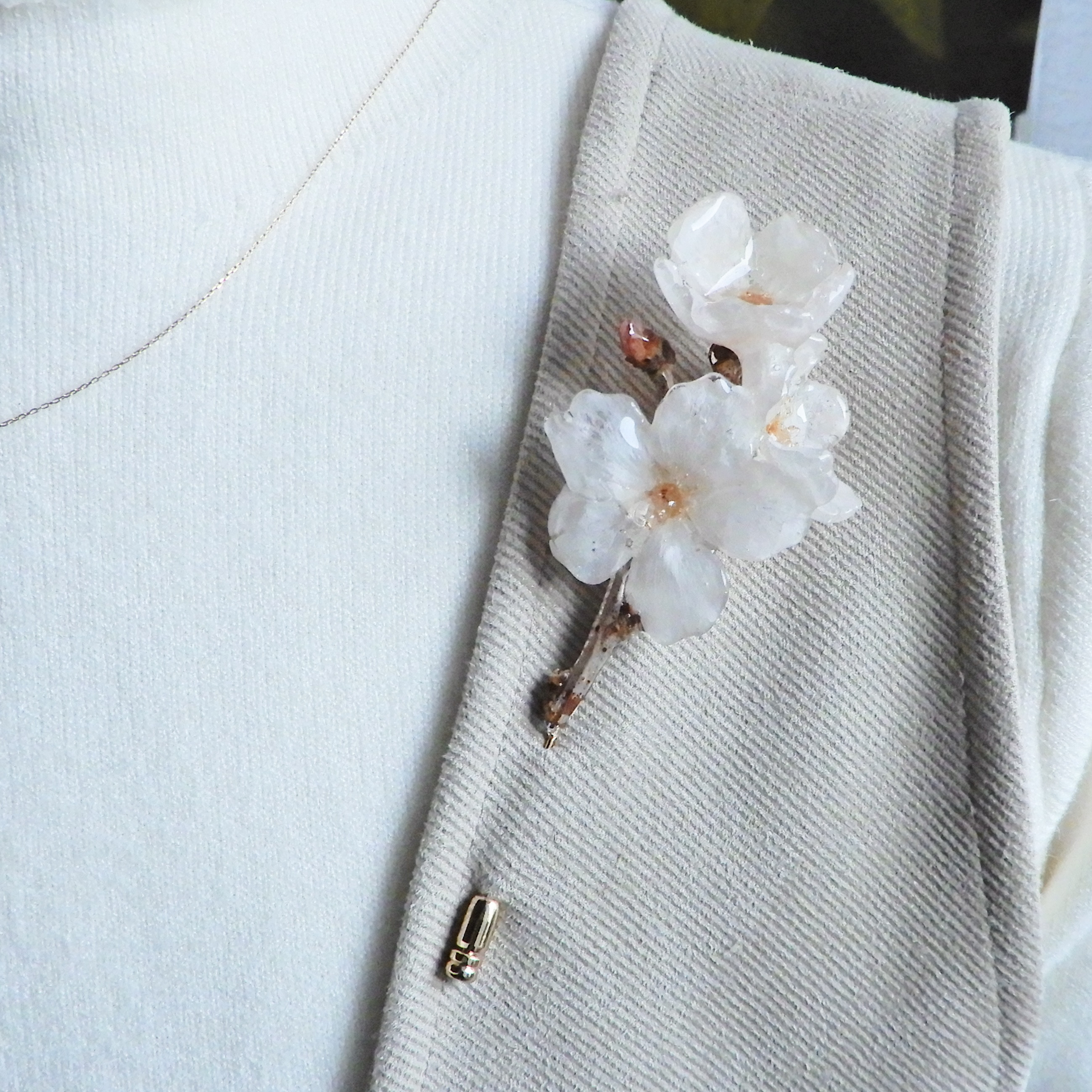 朝露を纏うソメイヨシノの枝先✴︎朝露桜（本物）ブローチ・ハットピン・コサージュ 6,336円