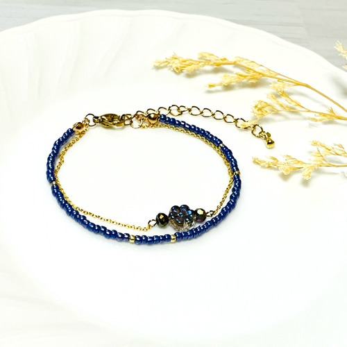 チェコのお花ビーズの2連ブレスレット（ネイビー） 〈サージカル