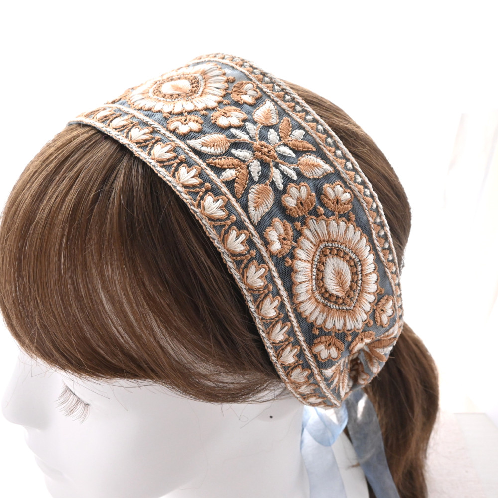 《結ぶタイプ》アンティーク風◇インド刺繍リボンの幅広ヘアバンド＊くすみブルー