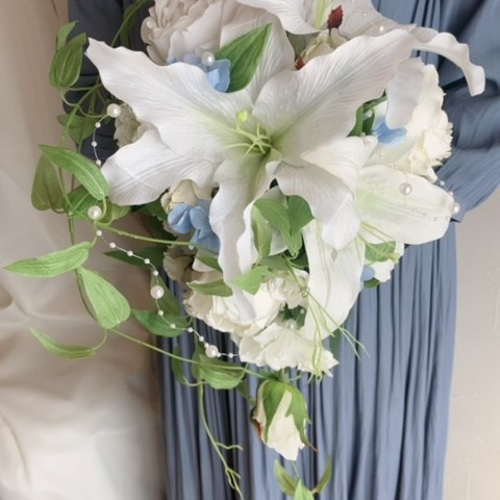 ホワイトリリー 白 ゆり セミキャスケードブーケ ウエデイング  