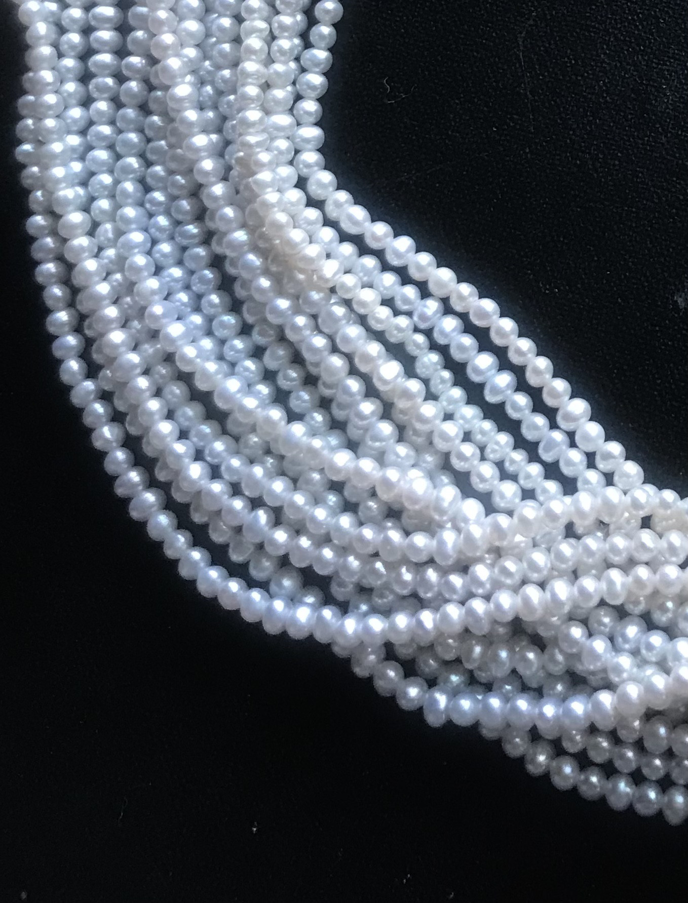 #439 無核激レア　ごく淡いグレージュのベビーパール【1連】湖水真珠 ポテト　高品質淡水パール