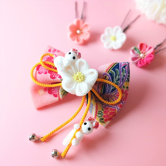 髪飾り Uピン 和装 浴衣 成人式 七五三 卒業式 入学式 花 ヘアアクセサリー かんざし 髪留め 和風花びら下がり付きＵピン 赤 白 ゆかた  飾り花下がり 帯飾り 子供 キッズ 髪かざり 子供用 髪飾り 七五三 Uピンタイプ 鈴付き ピンク系 ck-639-17.105wt