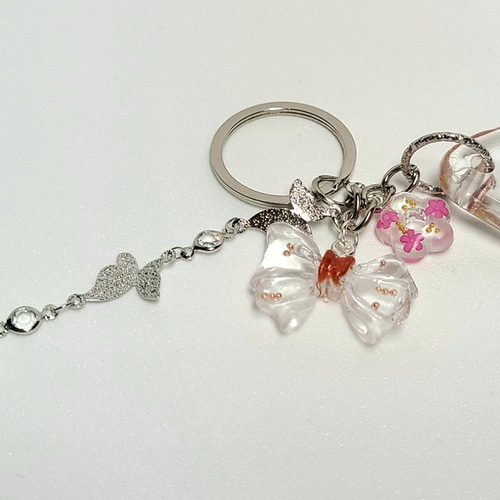 ハンドメイド レジンキーホルダー 雫石柄 かわいいキレイキーホルダー