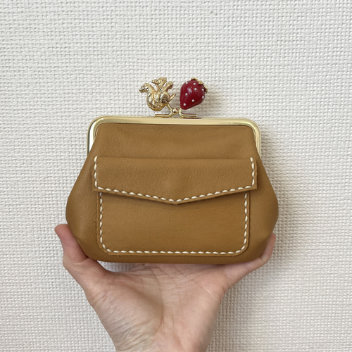期間限定20％OFFセール】リスいちご口金のふっくらシンプルな本