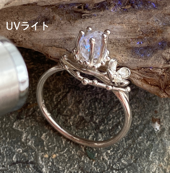 【一点物】オイルインクォーツとちょこんと咲く花のリング（silver925） 12枚目の画像