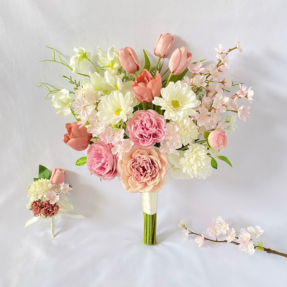 【オーダーメイド】桜 と チューリップ の クラッチ ブーケ ( 和装　造花　ウェディング　結婚式　前撮り　フォト 6枚目の画像