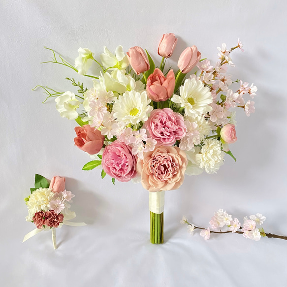 【オーダーメイド】桜 と チューリップ の クラッチ ブーケ ( 和装　造花　ウェディング　結婚式　前撮り　フォト 4枚目の画像