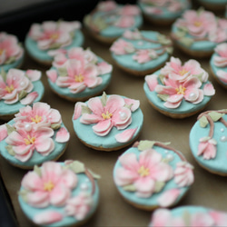 (風呂敷ラッピング)ミントチョコ桜クッキー（あんこ）　桜クッキー　卒業式 　入学式　桜の贈り物 食べられるお花！ 1枚目の画像
